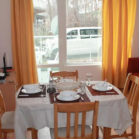 One Bedroom At Yassen Complex. 5 Mins To The Beach Апартамент